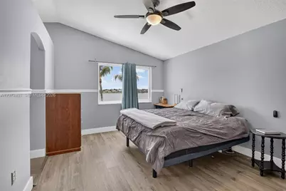 19156 NW 24th Ct, Pembroke Pines, FL 33029 - Photo 17
