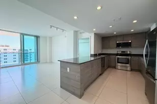 7525 E Treasure Dr, North Bay Village, FL 33141 - Photo 1