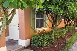 700 SW 106th Ave, Pembroke Pines, FL 33025 - Photo 3