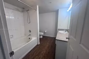 11600 SW 2nd St, Pembroke Pines, FL 33025 - Photo 17