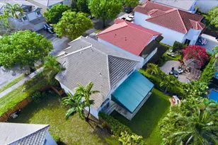 10853 NW 71st St, Doral, FL 33178 - Photo 5