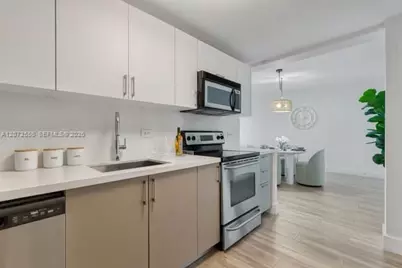 7525 E Treasure Dr #911, North Bay Village, FL 33141 - Photo 15