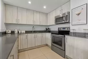 7525 E Treasure Dr, North Bay Village, FL 33141 - Photo 19