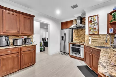 340 W 55th St, Hialeah, FL 33012 - Photo 11