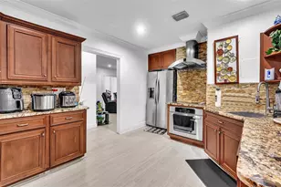 340 W 55th St, Hialeah, FL 33012 - Photo 11