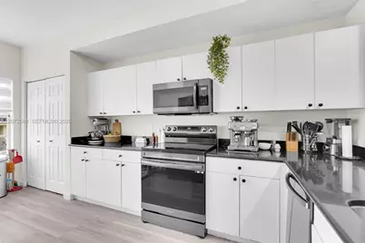 738 NE 90th St #207, Miami, FL 33138 - Photo 5