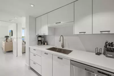 650 West Ave #709, Miami Beach, FL 33139 - Photo 13
