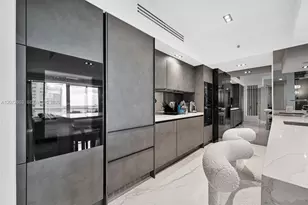 1000 S Pointe Dr, Miami Beach, FL 33139 - Photo 23