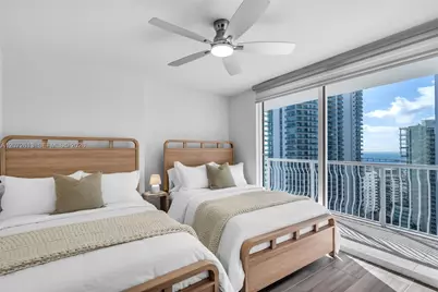 1200 Brickell Bay Dr #2501, Miami, FL 33131 - Photo 9