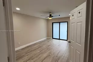 19229 E Lake Dr, Hialeah, FL 33015 - Photo 9