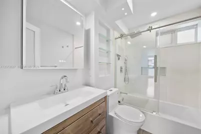 1670 Bay Rd #4B, Miami Beach, FL 33139 - Photo 17