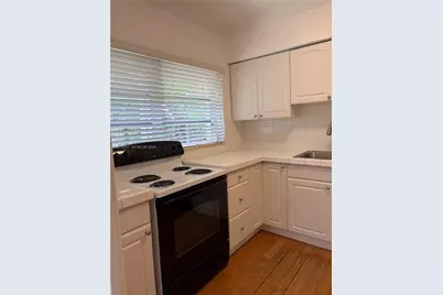 3923 Segovia St #2nd floor, Coral Gables, FL 33134 - Photo 9