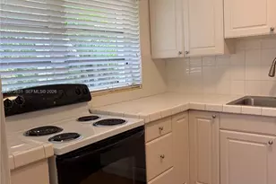 3923 Segovia St, Coral Gables, FL 33134 - Photo 9