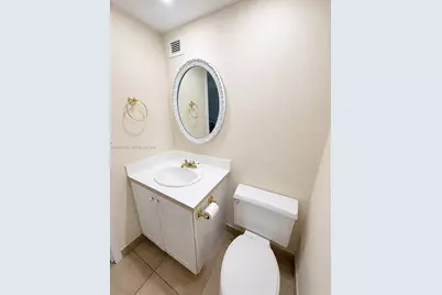 600 Parkview Dr #224, Hallandale Beach, FL 33009 - Photo 17