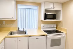 600 Parkview Dr, Hallandale Beach, FL 33009 - Photo 15