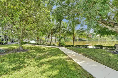 10880 SW 25th St, Davie, FL 33324 - Photo 91