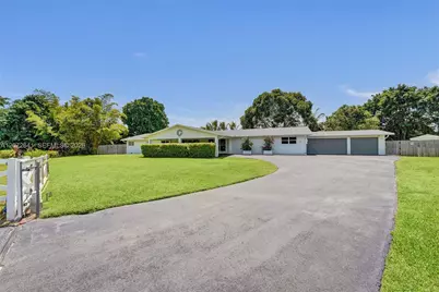 10880 SW 25th St, Davie, FL 33324 - Photo 5