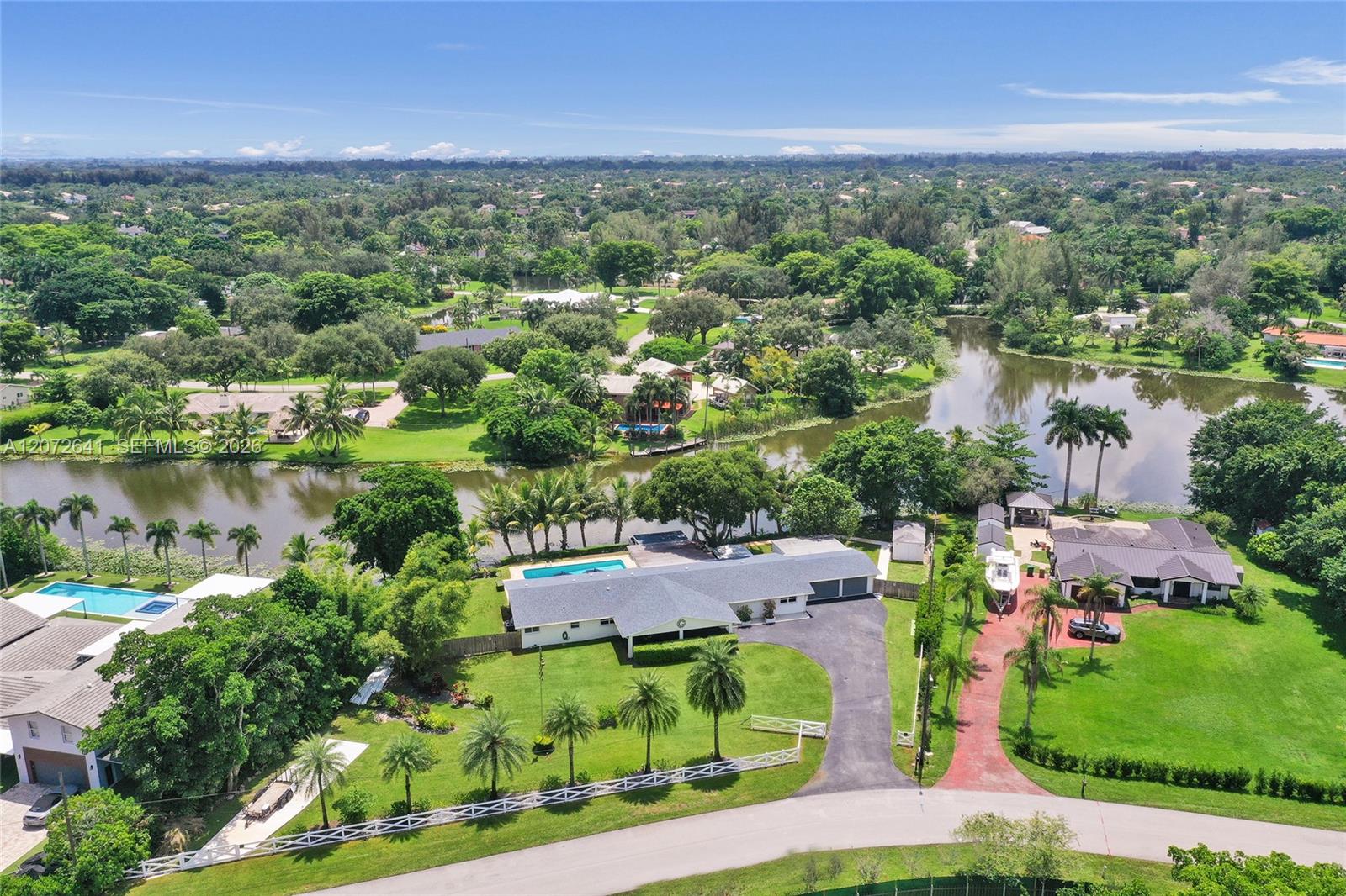 10880 SW 25th St - 10880 SW 25th St, Davie, FL 33324 Luxury Property | Jose Angel Pina