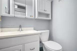 4051 N Newport N, Deerfield Beach, FL 33442 - Photo 7