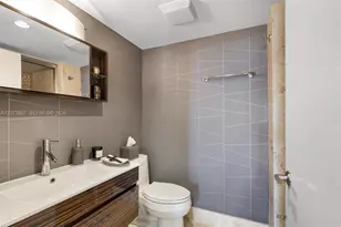 20225 NE 34th Ct, Aventura, FL 33180 - Photo 29