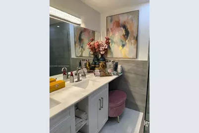7690 S Southwood Cir, Davie, FL 33328 - Photo 13