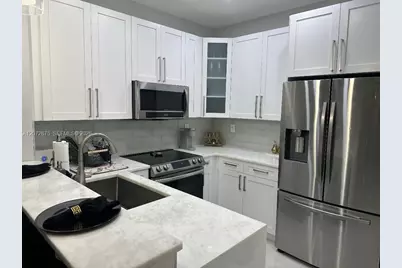 7690 S Southwood Cir, Davie, FL 33328 - Photo 1