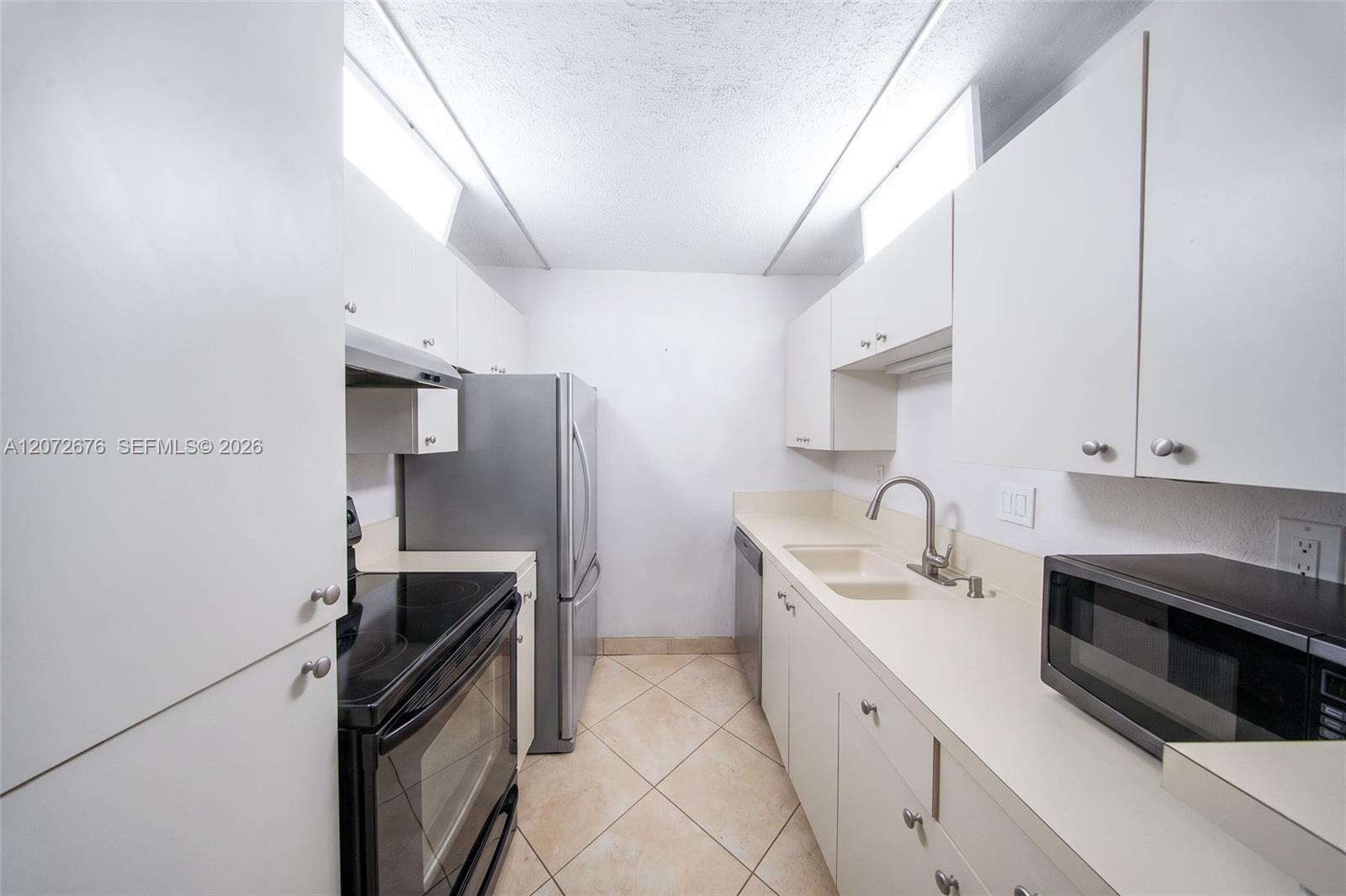 10826 N Kendall Dr #T13 - 10826 N Kendall Dr #T13, Miami, FL 33176 Luxury Property | Jose Angel Pina