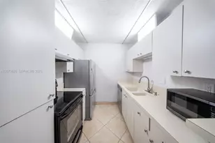 10826 N Kendall Dr, Miami, FL 33176 - Photo 1