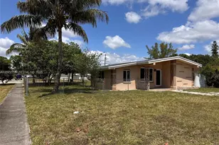 17150 NE 4th Pl, North Miami Beach, FL 33162 - Photo 1
