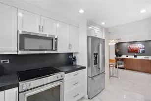 5555 Collins Ave, Miami Beach, FL 33140 - Photo 9
