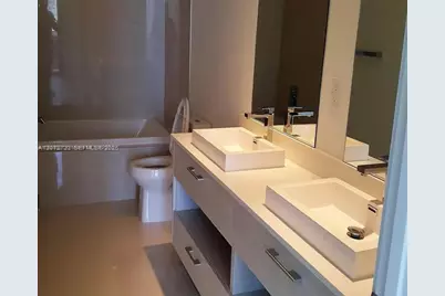 45 SW 9th St #2102, Miami, FL 33130 - Photo 21