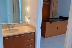 50 W Biscayne Blvd, Miami, FL 33132 - Photo 11