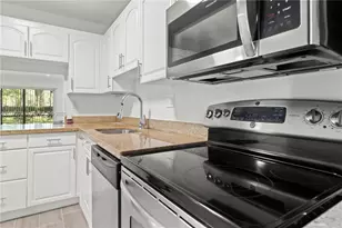 7925 Fairview Dr, Tamarac, FL 33321 - Photo 5