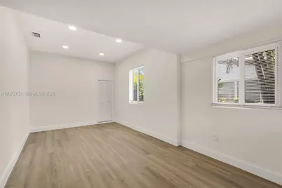1514 NE 176th St, North Miami Beach, FL 33162 - Photo 13