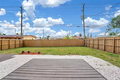 40 SE 3rd Terr, Dania Beach, FL 33004 - Photo 19
