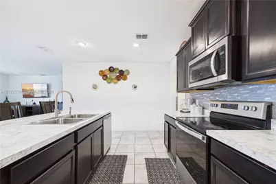 301 SE Volkerts Ter, Port Saint Lucie, FL 34983 - Photo 15