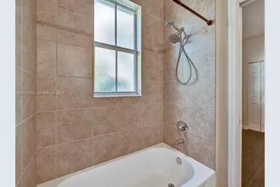 7490 NW 115th Ct, Doral, FL 33178 - Photo 21