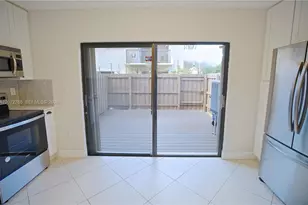 10196 SW 77th Ct, Miami, FL 33156 - Photo 7