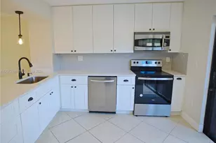 10196 SW 77th Ct, Miami, FL 33156 - Photo 3