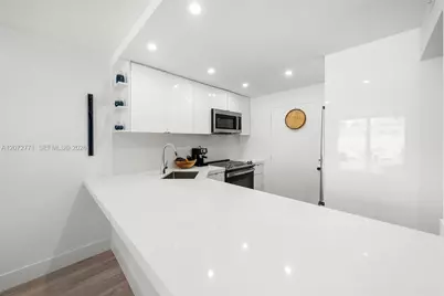 345 Ocean Dr #610, Miami Beach, FL 33139 - Photo 5
