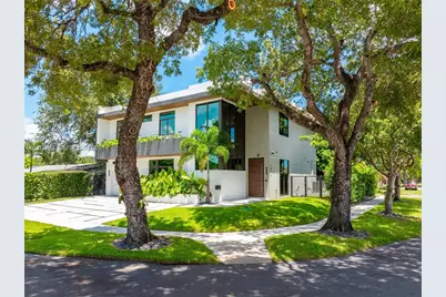 1875 NE 193rd St, Miami, FL 33179 - Photo 1