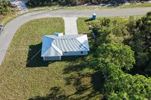 220 E Canal Way NE, Lake Placid, FL 33852 - Photo 9