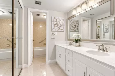 1101 Colony Point Circle #123, Pembroke Pines, FL 33026 - Photo 9
