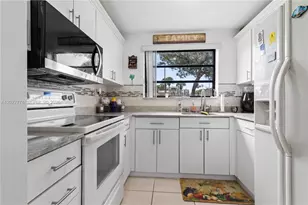 1101 Colony Point Cir, Pembroke Pines, FL 33026 - Photo 3