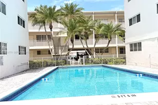462 Golden Isles Dr, Hallandale Beach, FL 33009 - Photo 1