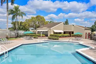 1281 W Fairway Rd, Pembroke Pines, FL 33026 - Photo 29