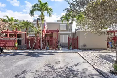 1281 W Fairway Rd #1281, Pembroke Pines, FL 33026 - Photo 1