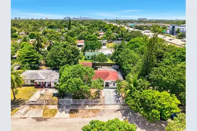 596 NW 109th St #1, Miami, FL 33168 - Photo 9