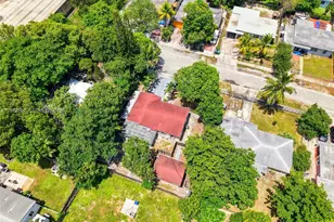 596 NW 109th St, Miami, FL 33168 - Photo 13