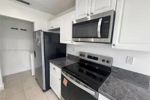 11002 SW 122nd Pl, Miami, FL 33186 - Photo 5